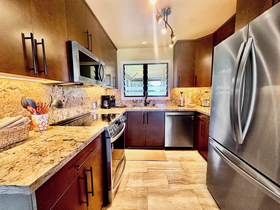 Beautifully designed ocean view full kitchen!