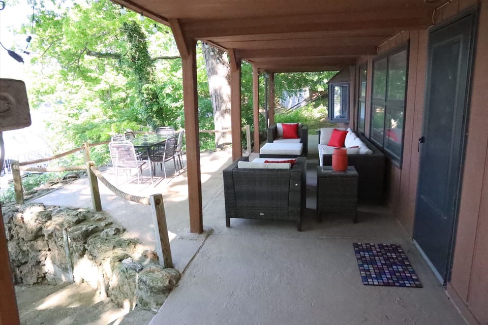 Outside lounge