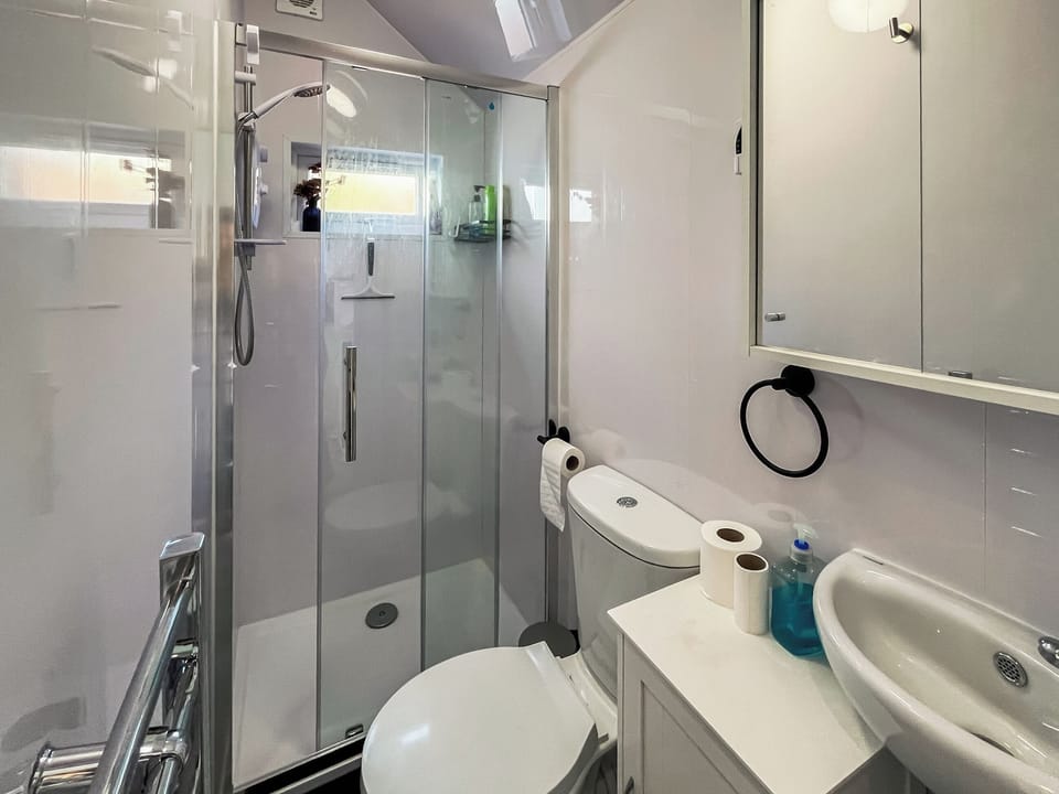 Bathroom | The Annex, Carshalton