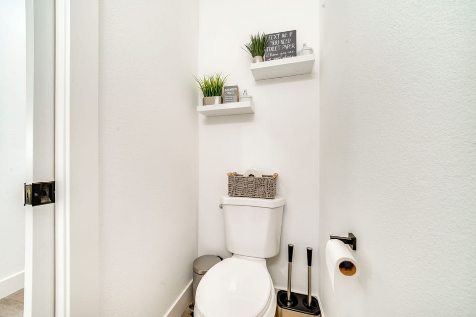 Half Bathroom | 1st Floor