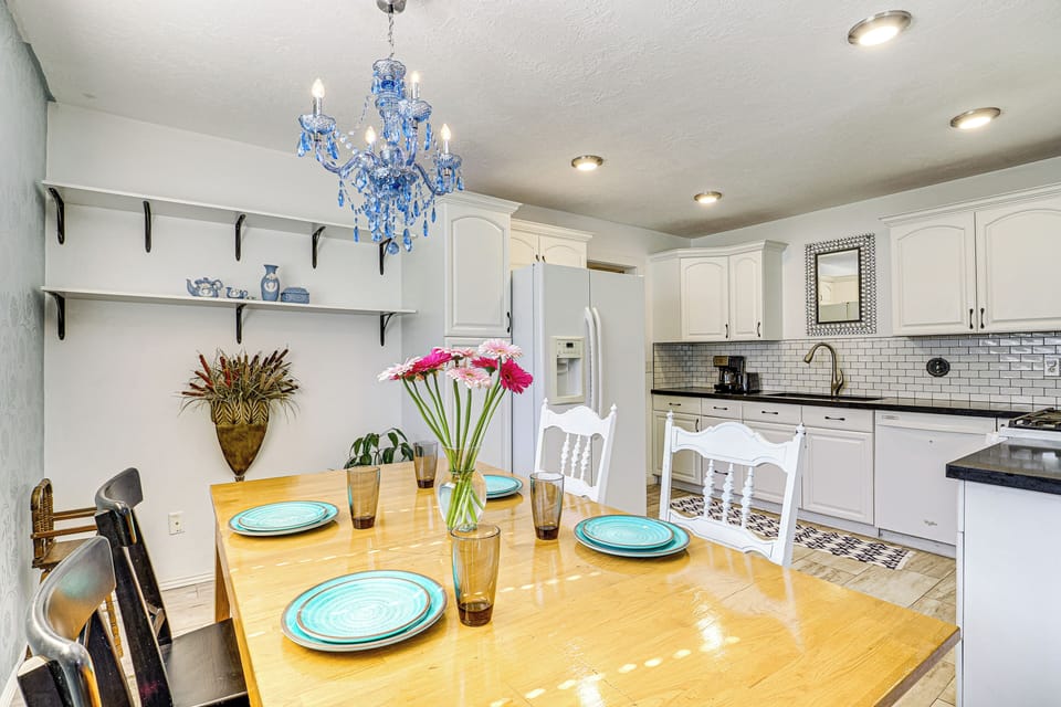 Dining Room | Dishware/Flatware | Single-Story Home