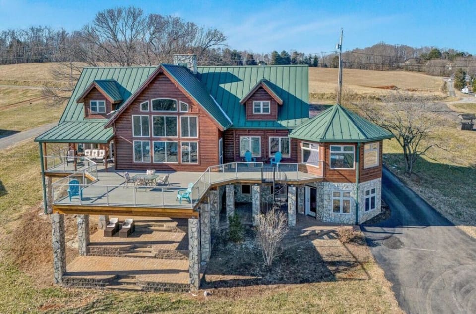 The Great Lake Escape! Coming soon- booking now - 6 people  and 1 small dog