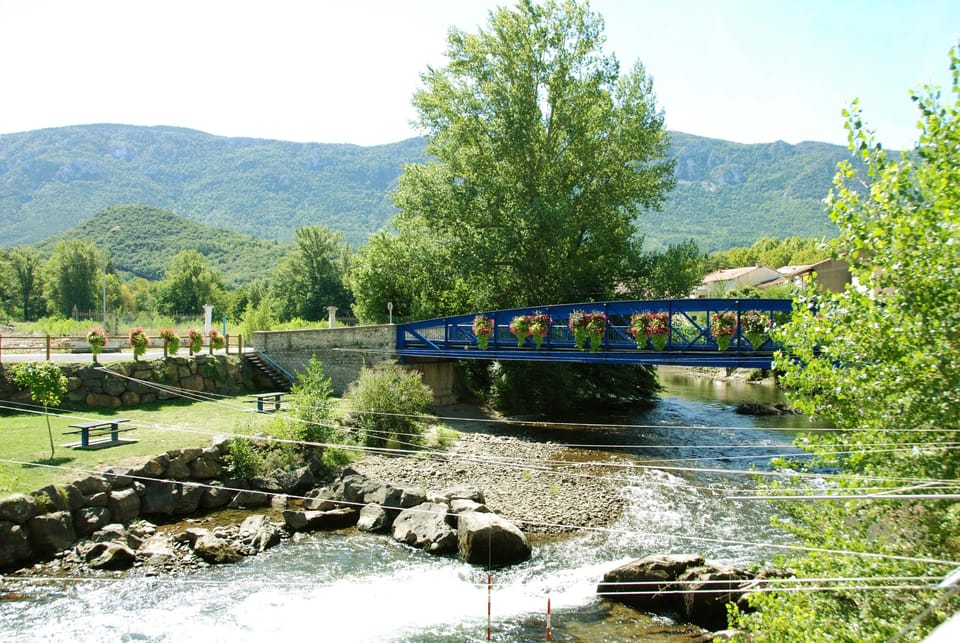 Susanna bridge over the river Aude, seating area for a quite picnic! 