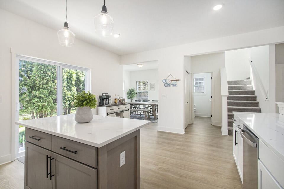 Kitchen with island