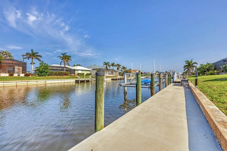 Private Boat Dock with Power and Water (Boat lift not available)