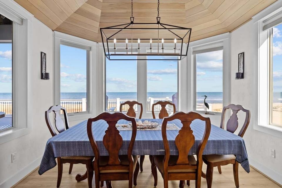 Mid-Level Dining Room with Table (seats 8)