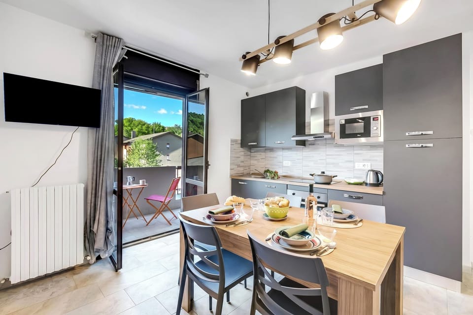 Kitchen and dining area