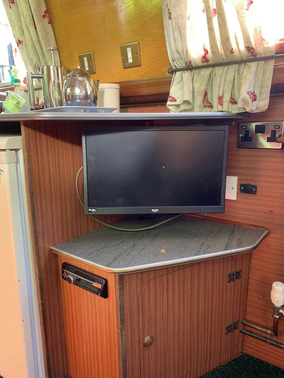 TV/DVD  and radio.  240v sockets with usb charge point. 
