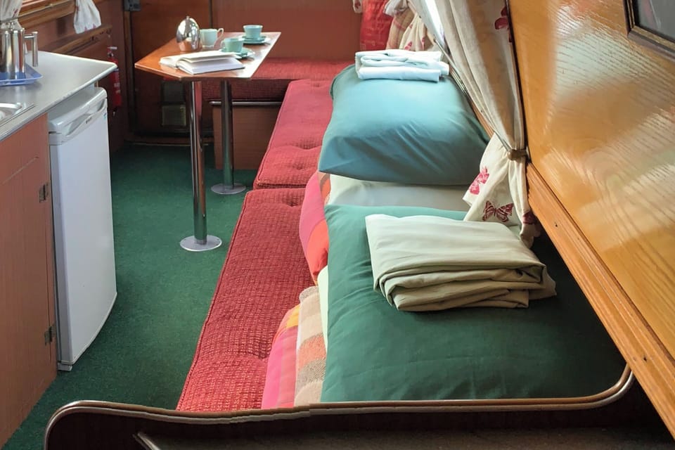 Front Cabin and single beds.