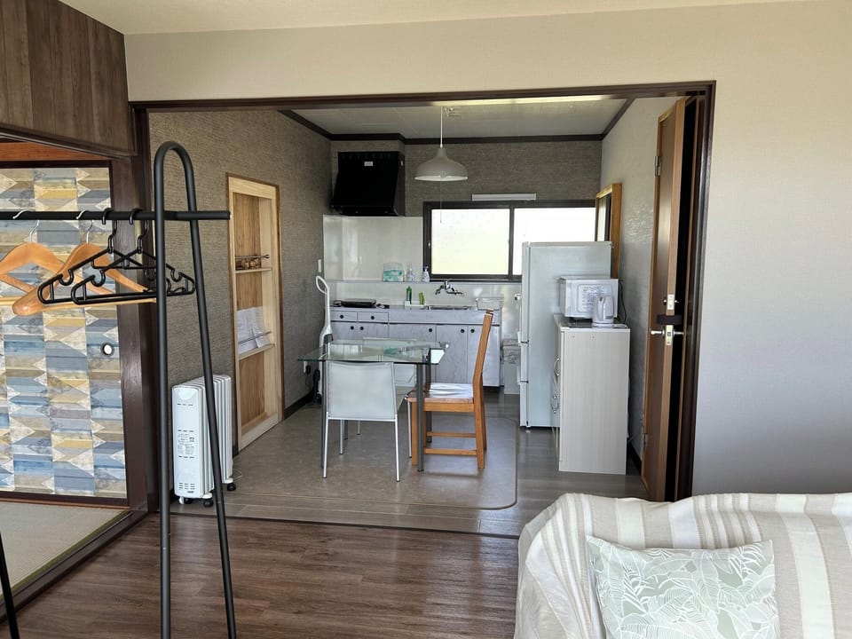 Dining kitchen