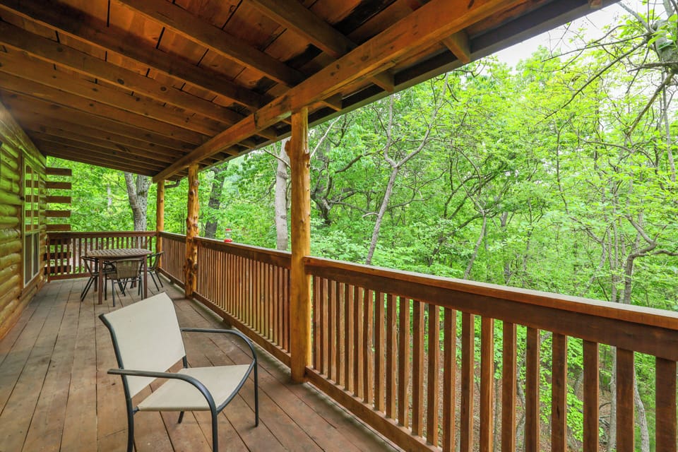 Eureka Springs Vacation Rental | 1BR | 2BA | 1,500 Sq Ft | Stairs Required