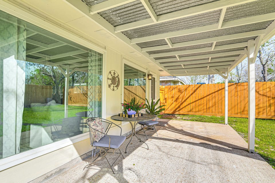 Covered Patio | Outdoor Dining Area