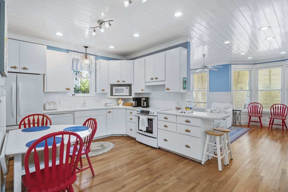 ADDITIONAL BREAKFAST BAR SEATING FOR TWO MORE