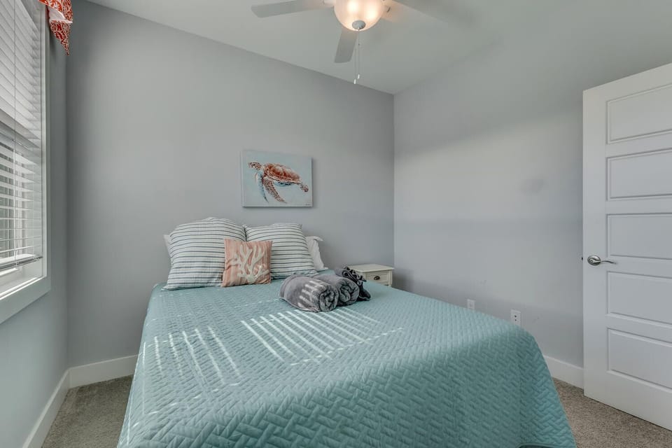 Tipsy Turtle-Bedroom 3