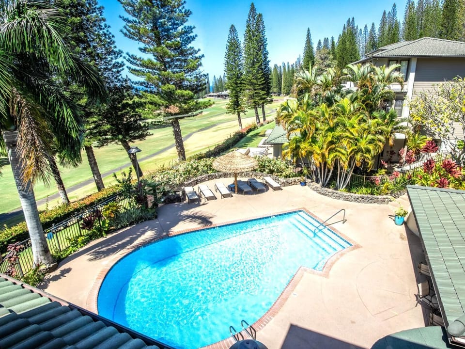 With the fairway in view and tropical blooms all around, the pool becomes more than a place to cool off—it’s your island sanctuary     KGV-14V3