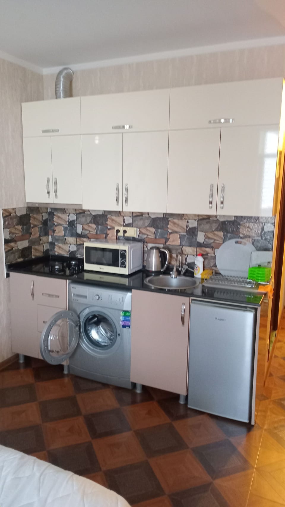 kitchenette
