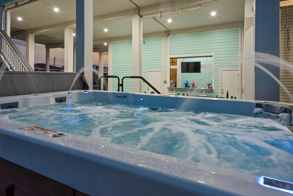 Swim Spa w/ fountain