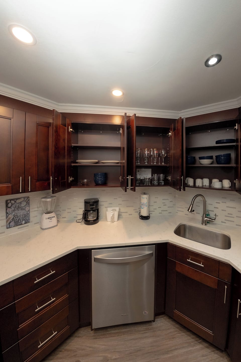Full kitchen
