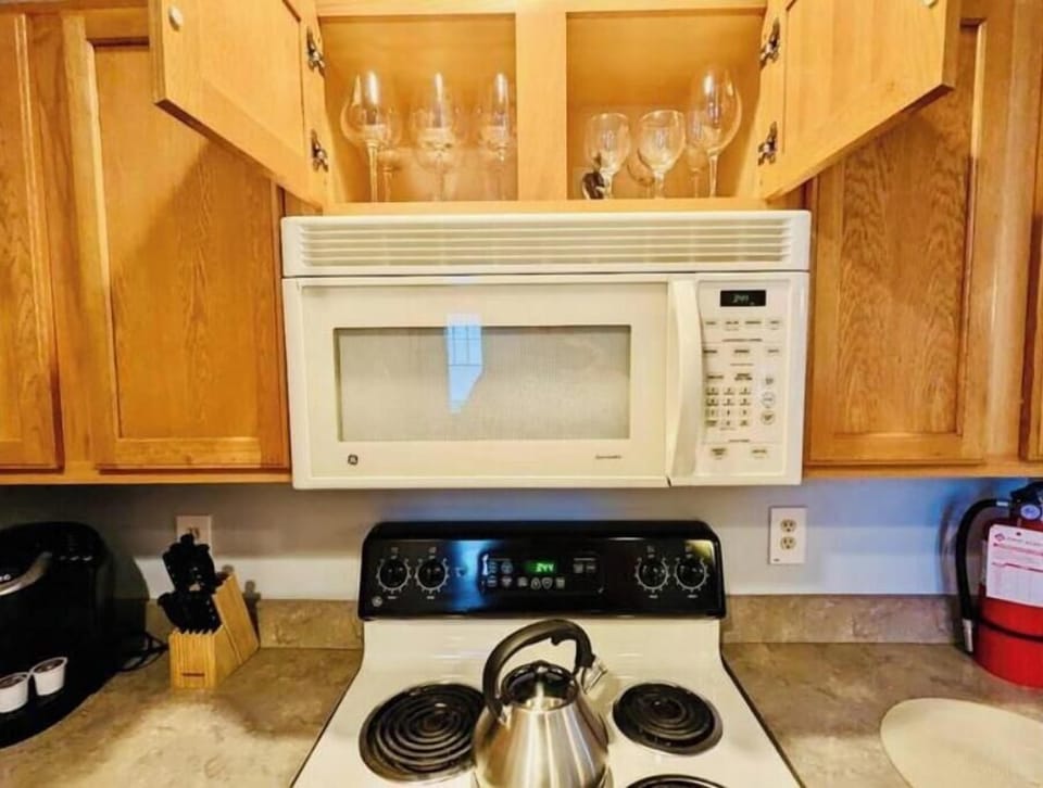 Cook, heat, and toast — kitchen essentials for every stay! 🔥