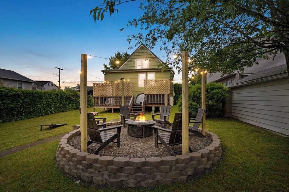 Gather 'round the firepit for stories, s’mores, and starlit skies.