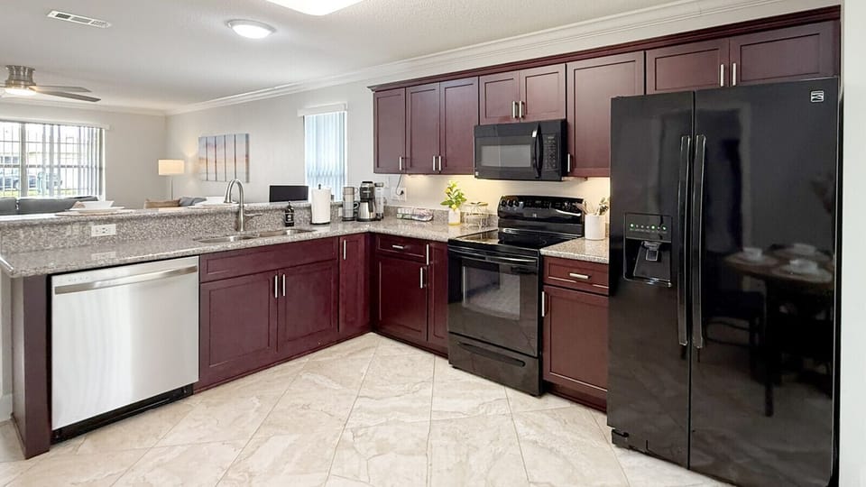 Fully equipped kitchen.