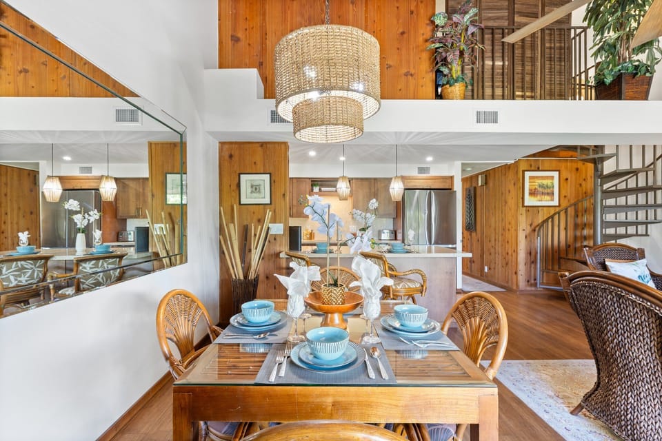 Open-concept dining area, perfect for enjoying meals together.