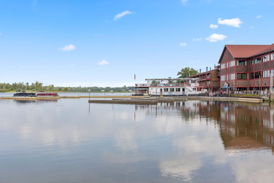 Soak in the lakeside peace at this tranquil retreat.