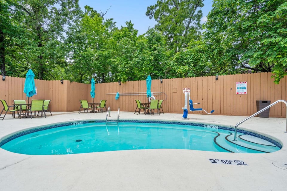 Pool 2