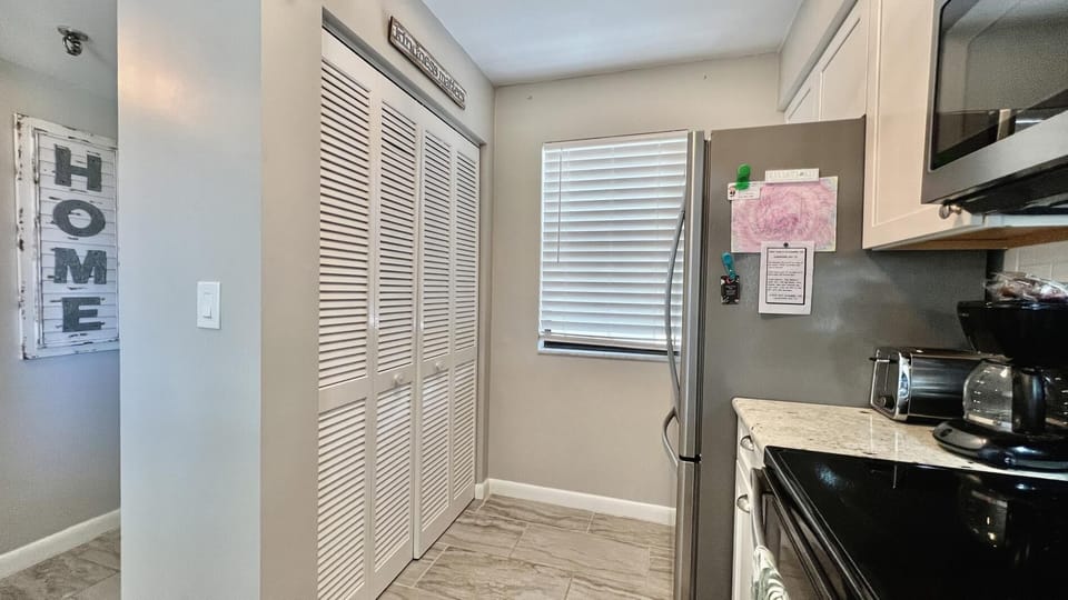 2BR Sandpiper Key - Walk to Beach & Dining (2870)