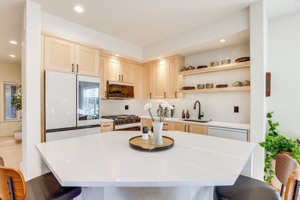 Main Floor - Kitchen