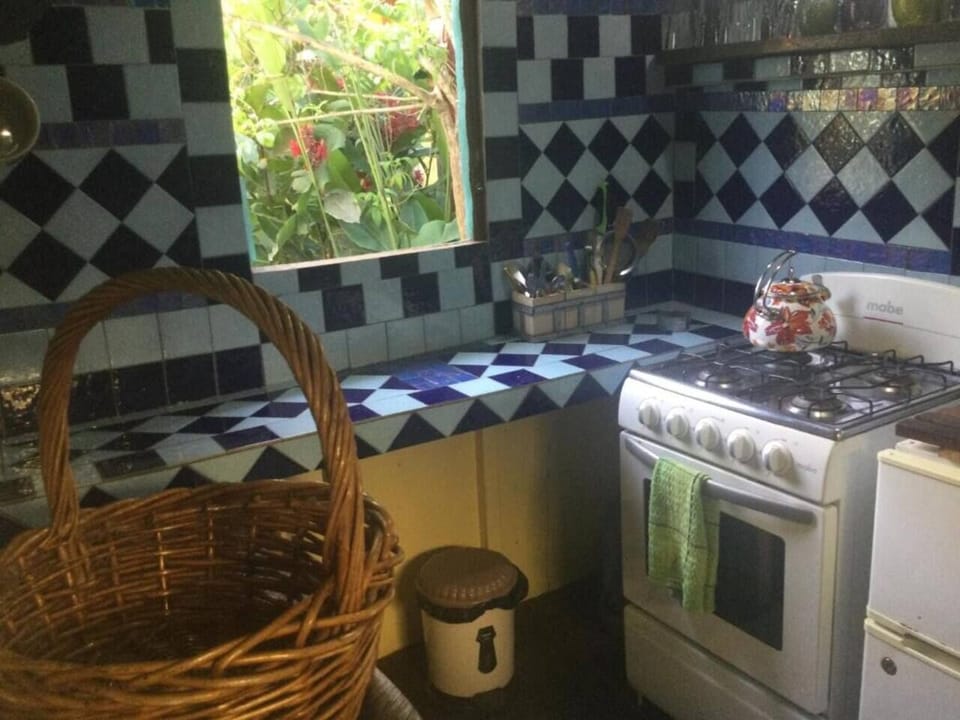 8c5c9198-cdb4-4e3a-a71c-378bab424ee3