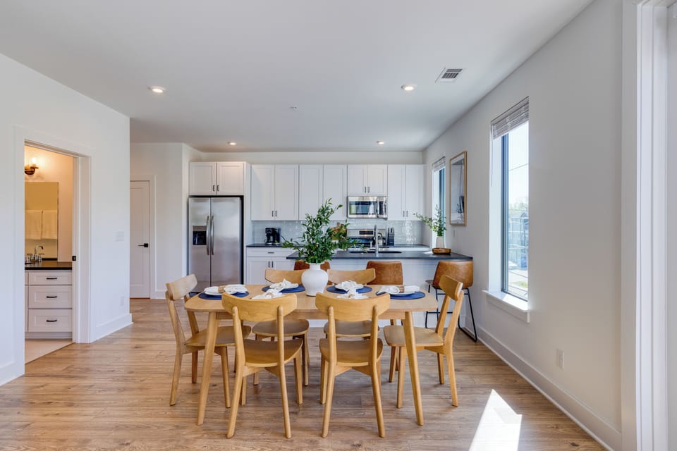 Fully equipped kitchen with modern appliances and all the essentials.