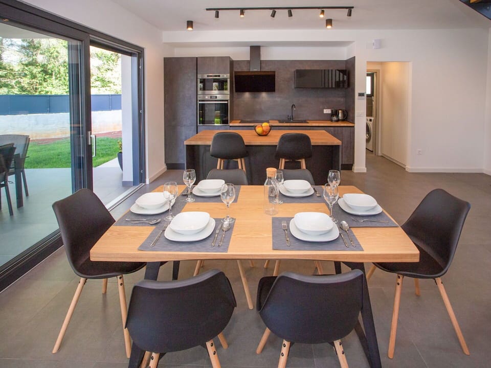 Apartment, Chair, Balcony, Resort, Hotel, Bay, Kitchen & Dining Room Table, Outdoor Furniture, Resort Town