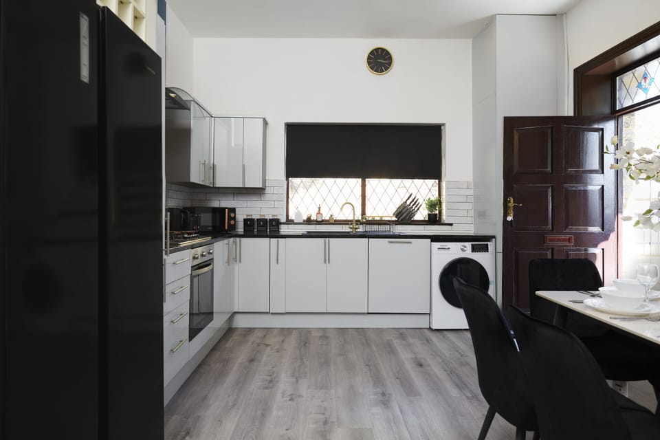 Clean & Modern Kitchen Setup for Long-Stay Comfort