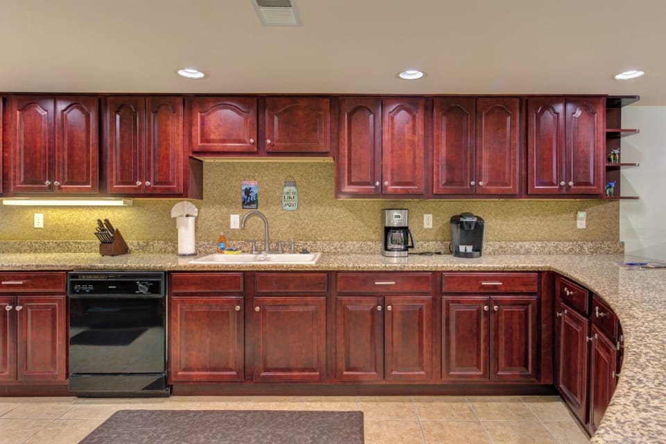 Cs Creekside Condo's fully-equipped kitchen