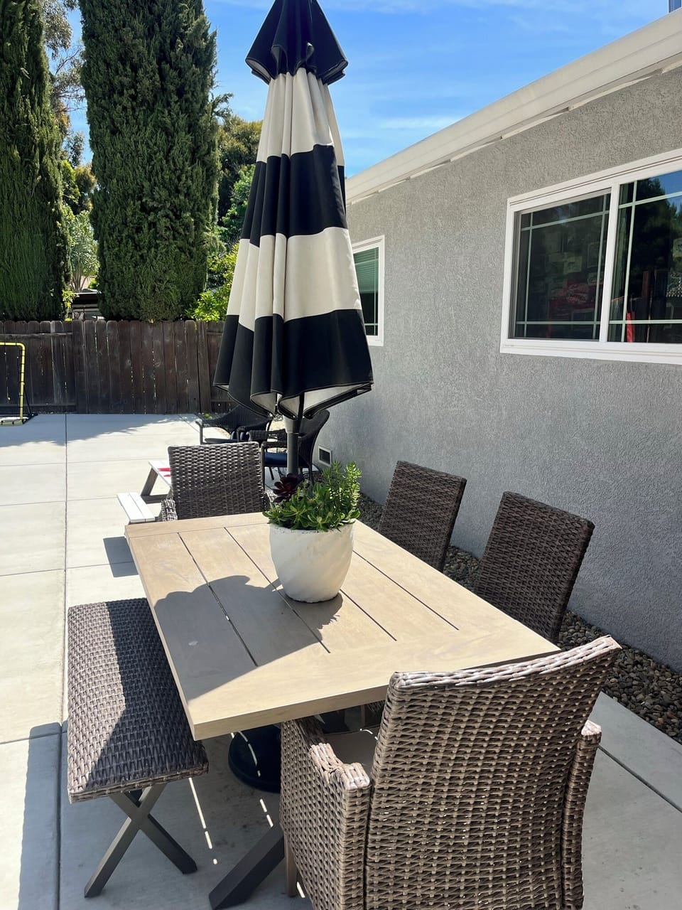 Outdoor dining