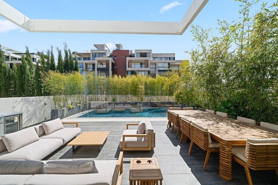 Pool (Outdoor)