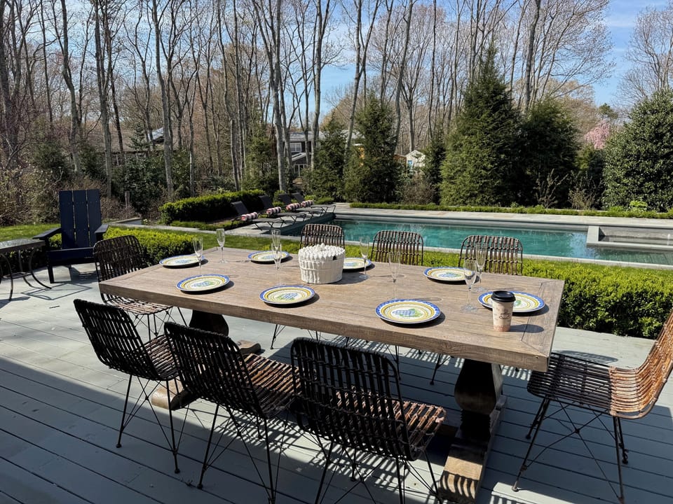 Outdoor dining