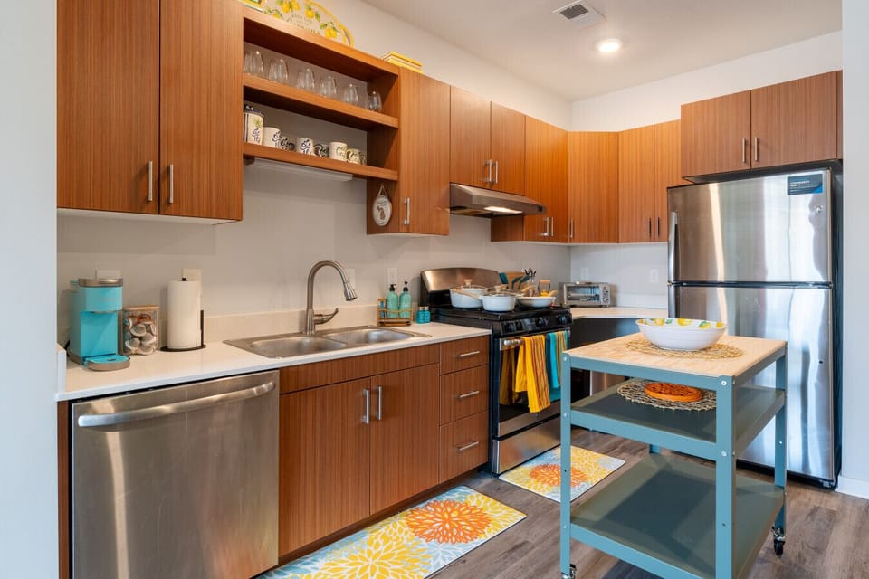 Fully equipped kitchen ready for your next meal 🍲