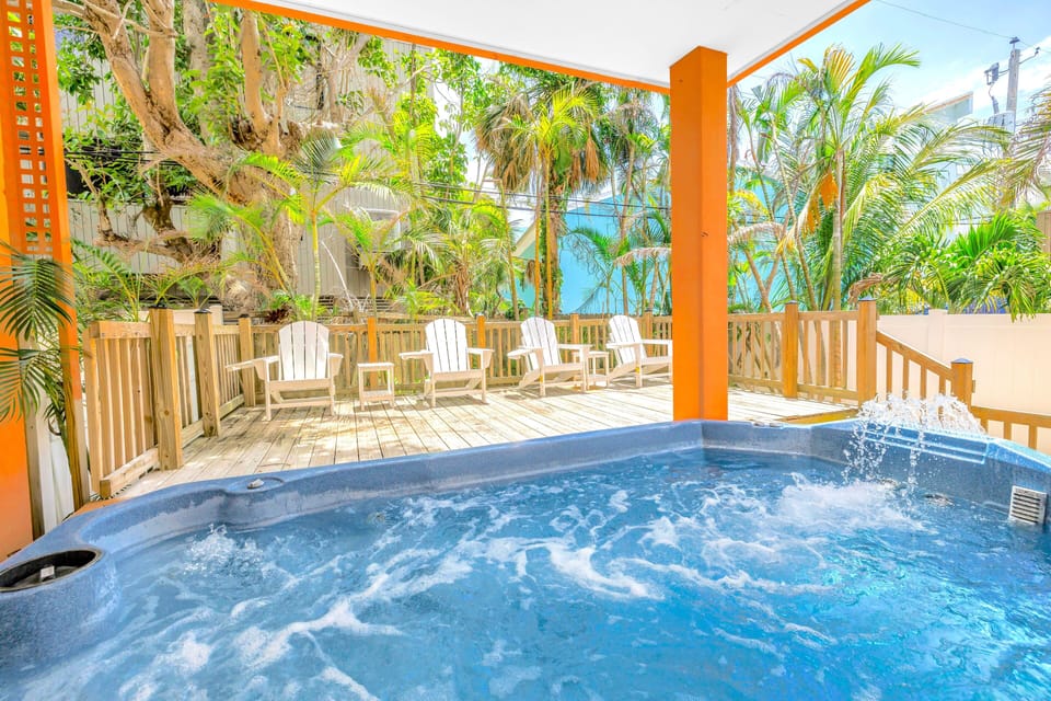 Outdoor spa tub