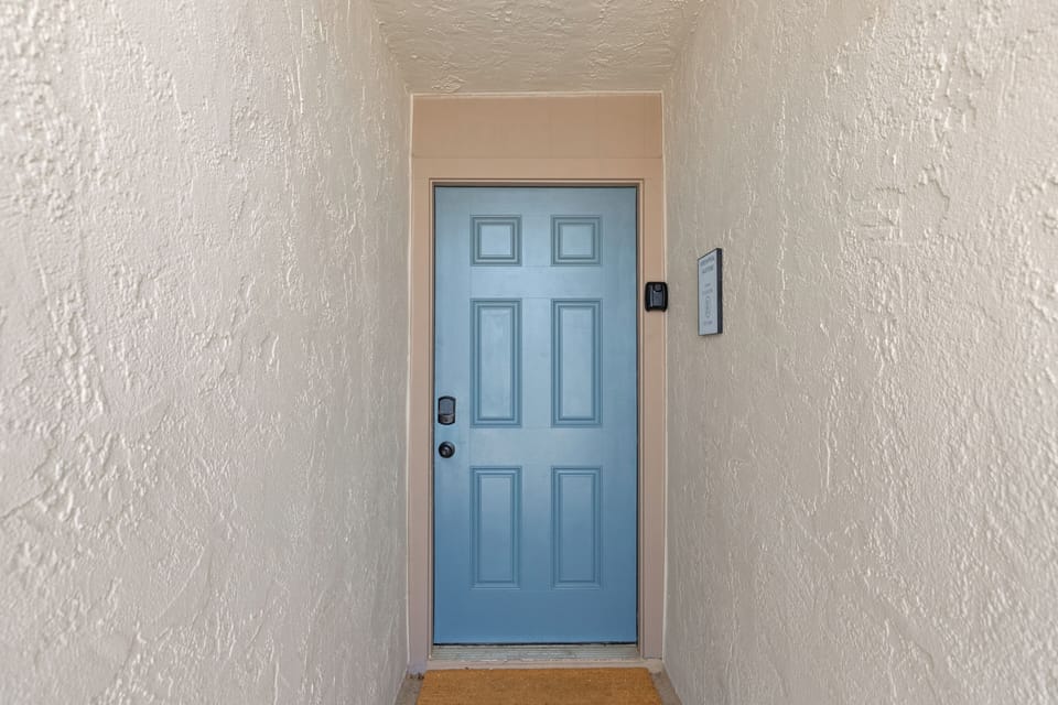 Start your beach getaway the moment you arrive at this luxe beachside condo.