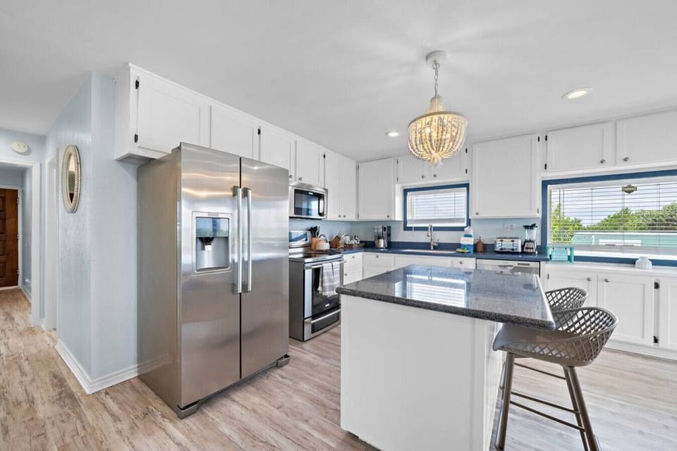 A kitchen perfect for preparing meals for the family!