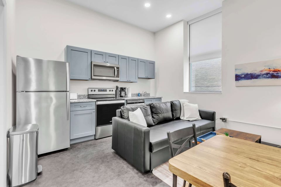 Living and kitchen area 