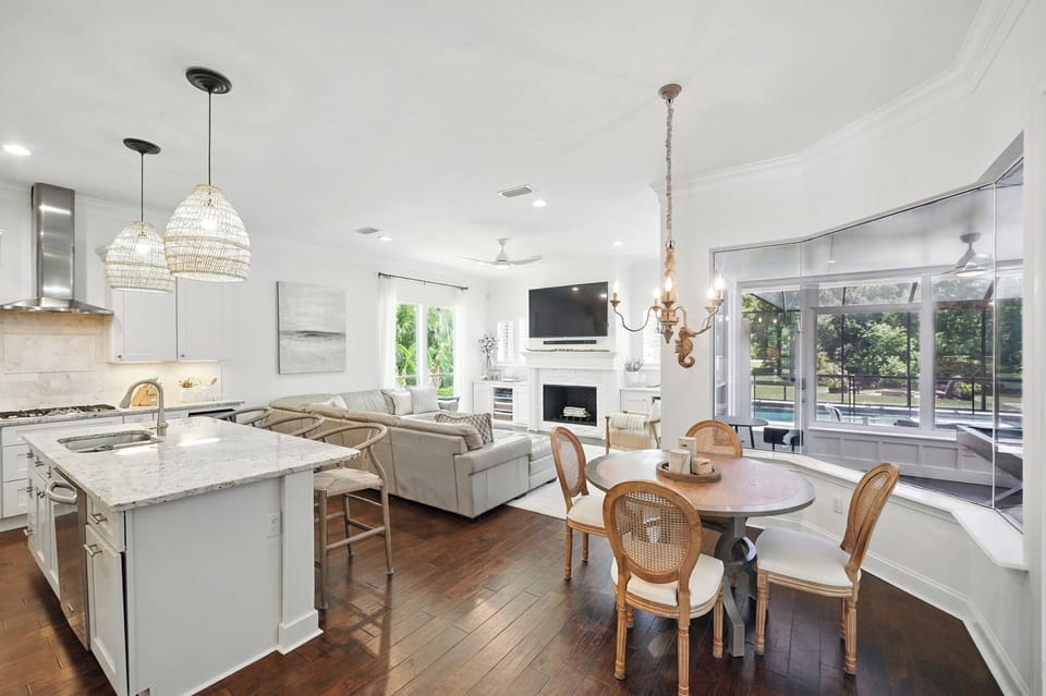 Kitchen, Nook, Family Room