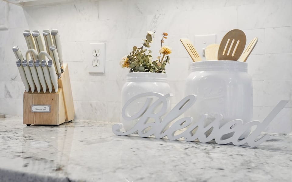 Coastal Kitchen, Stainless Appliances, Gas Cooking