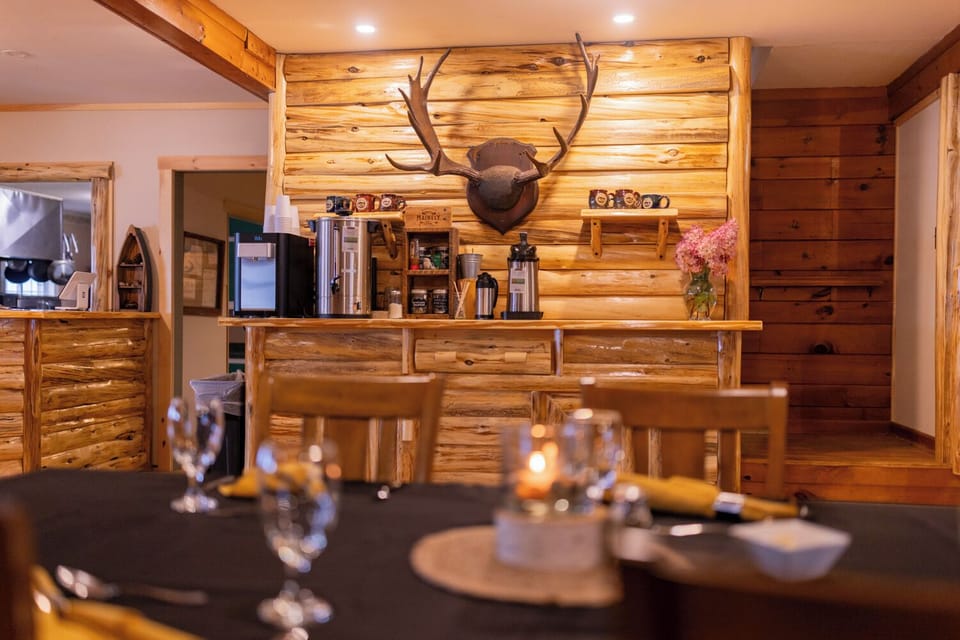 Main lodge dining area.