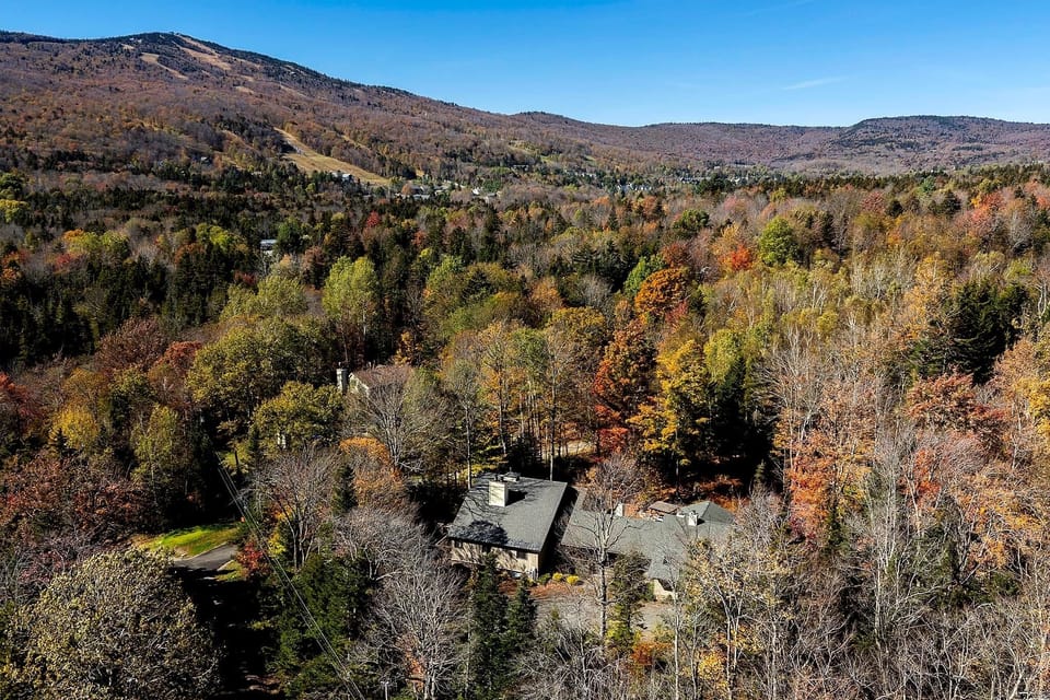 Mount Snow in the background, just 5 mins drive away