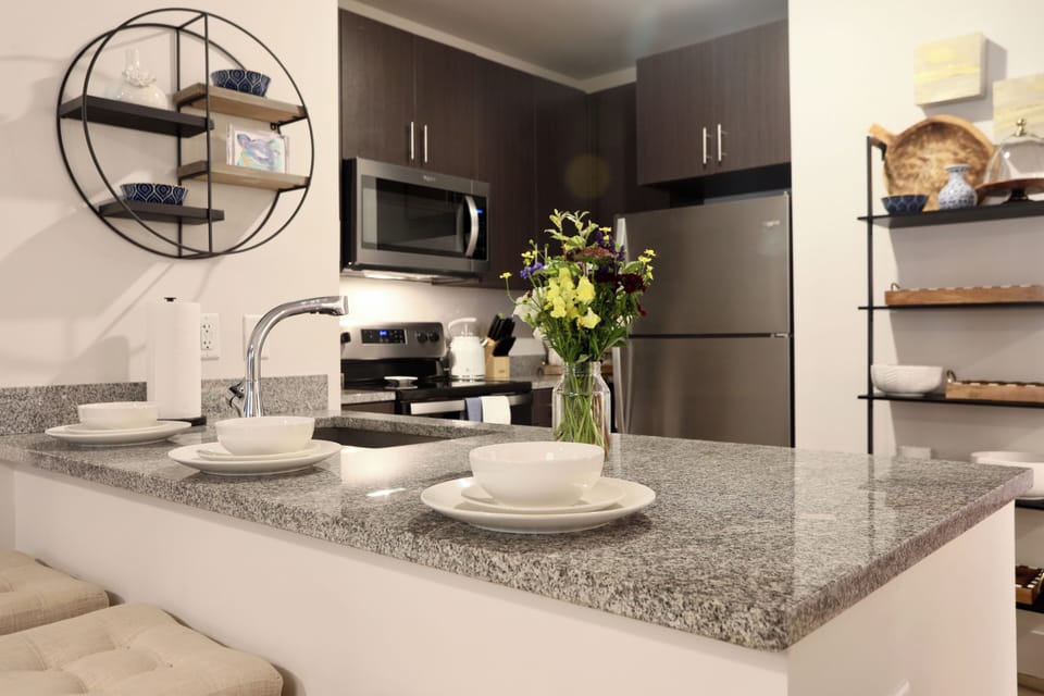 Fully equipped, clean and tidy kitchen. Organized and thoughtfully supplied.