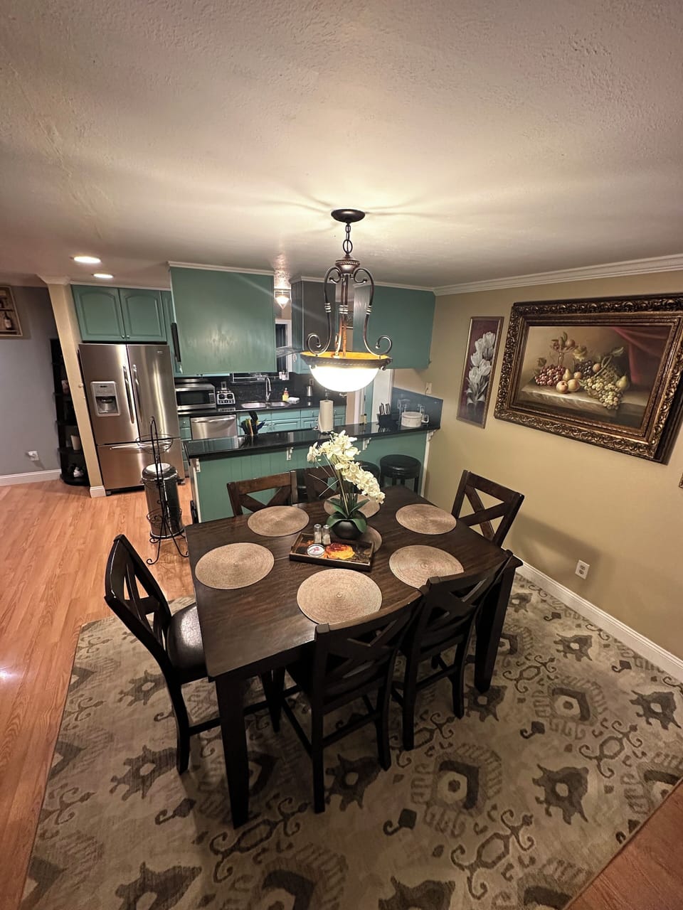 Dinning Table 