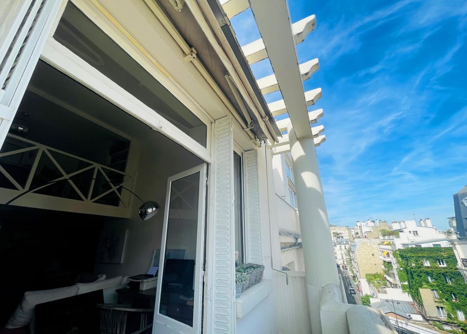 First balcony pergola, wide shade